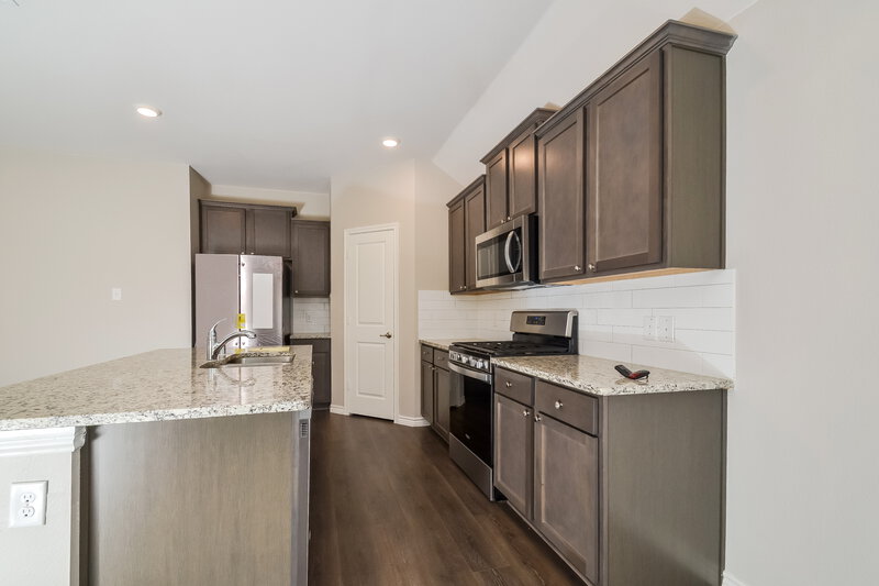 2,065/Mo, 403 Gallop Dr Princeton, TX 75407 Kitchen View
