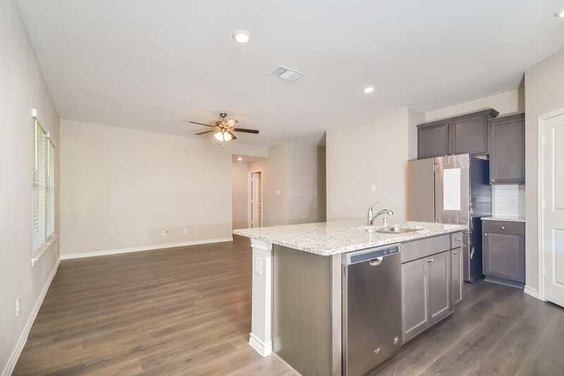 2,065/Mo, 403 Gallop Dr Princeton, TX 75407 Kitchen View 2