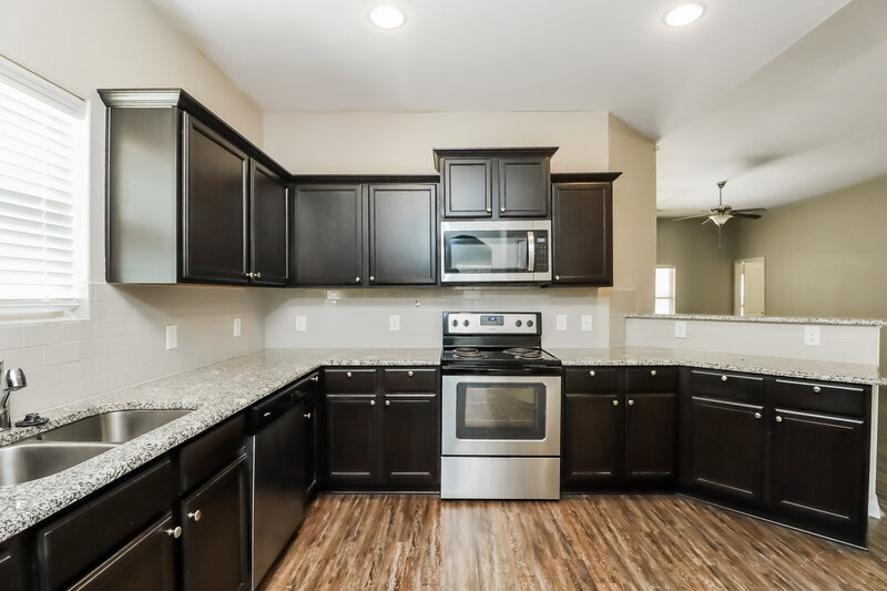 2,040/Mo, 1533 Conley Ln Crowley, TX 76036 Kitchen View 2