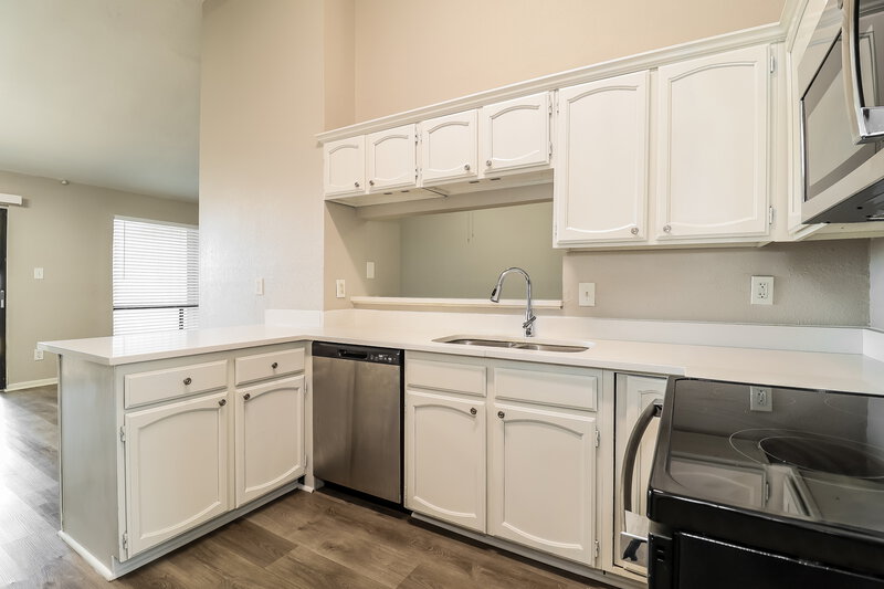 2,185/Mo, 6503 Rockland Dr Arlington, TX 76016 Kitchen View