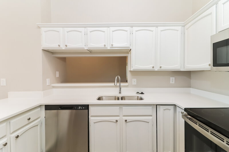 2,150/Mo, 6503 Rockland Dr Arlington, TX 76016 Kitchen View 2