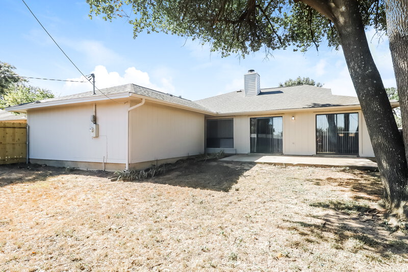 2,150/Mo, 6503 Rockland Dr Arlington, TX 76016 Rear View
