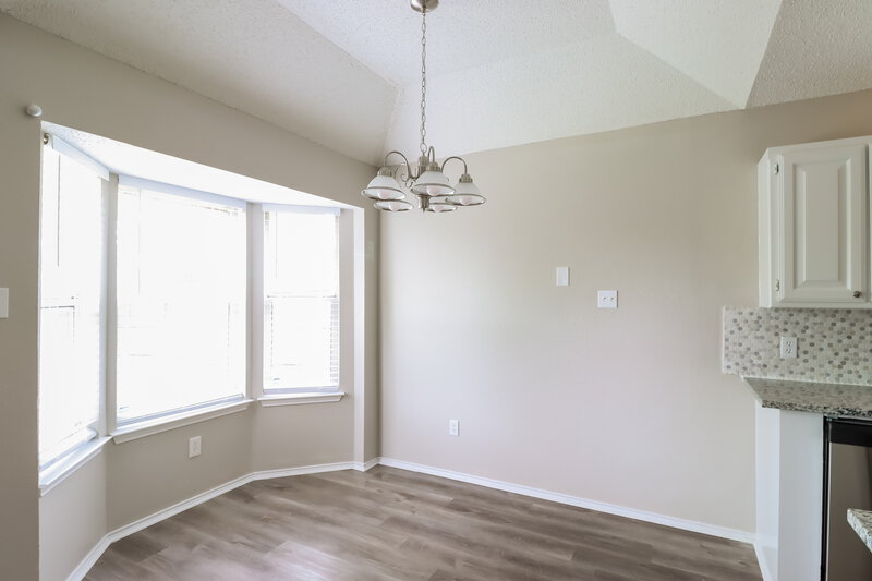1,905/Mo, 504 NE Park Meadow Ln Burleson, TX 76028 Dining Room View