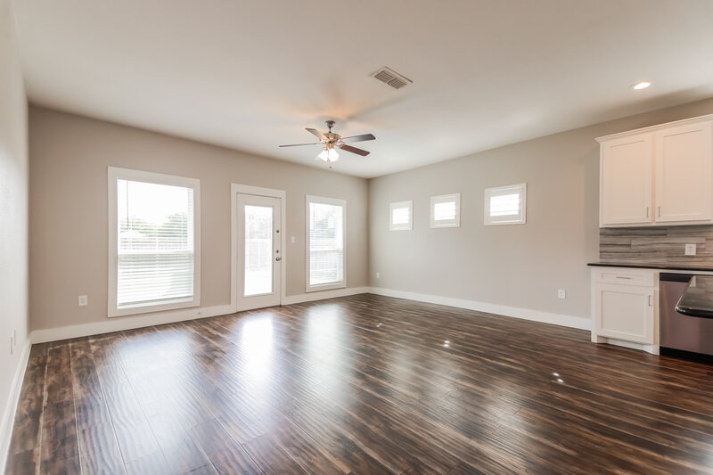 2,385/Mo, 309 E Huffman St Krum, TX 76249 Living Room View