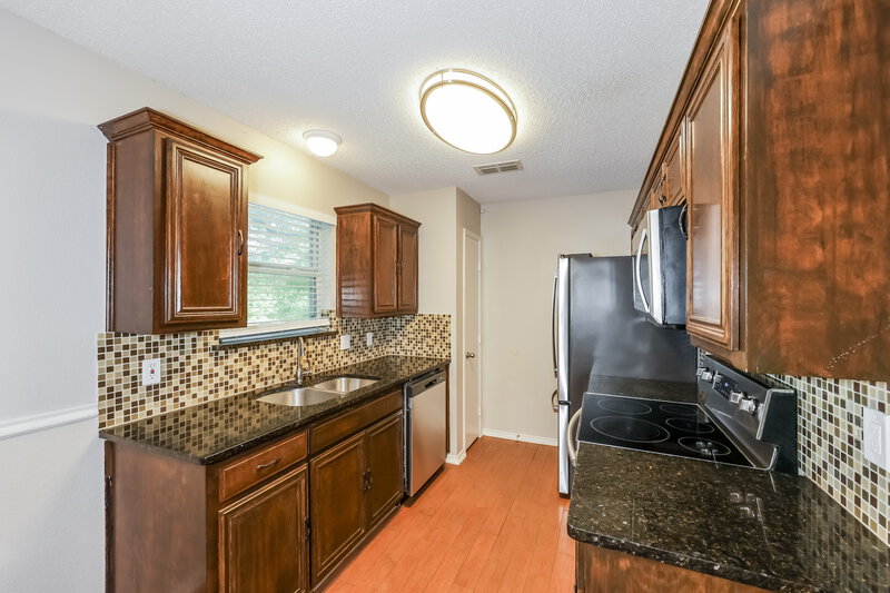 2,175/Mo, 5807 Diamond Oaks Ct Arlington, TX 76018 Kitchen View