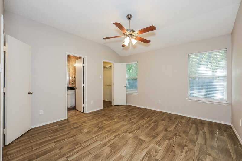 2,175/Mo, 5807 Diamond Oaks Ct Arlington, TX 76018 Main Bedroom View