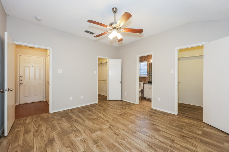 2,175/Mo, 5807 Diamond Oaks Ct Arlington, TX 76018 Main Bedroom View 2