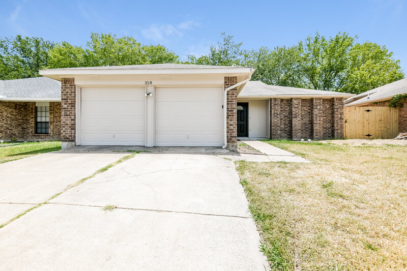 2,275/Mo, 318 Valley Spring Dr Arlington, TX 76018 External View
