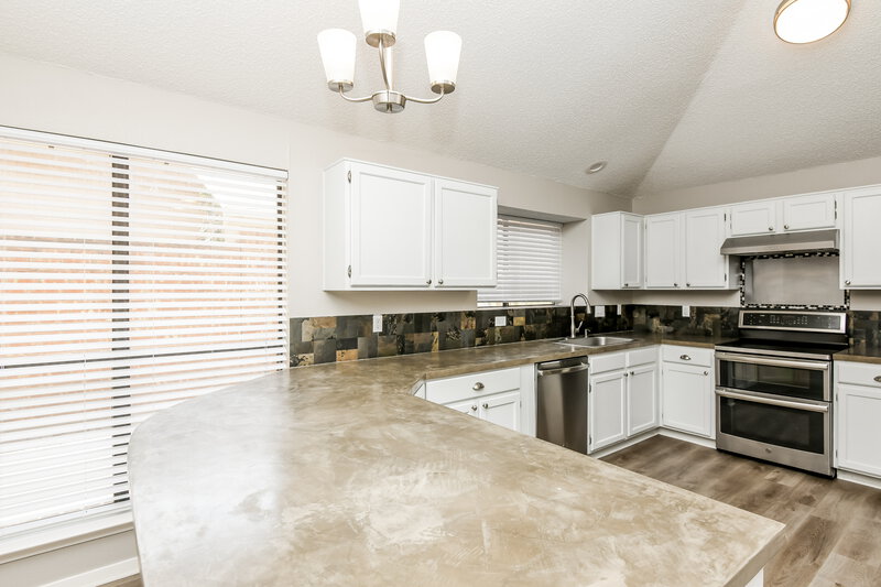 2,275/Mo, 318 Valley Spring Dr Arlington, TX 76018 Kitchen View