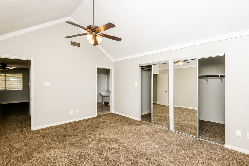 2,275/Mo, 318 Valley Spring Dr Arlington, TX 76018 Main Bedroom View