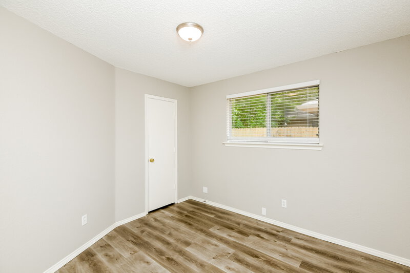 2,275/Mo, 318 Valley Spring Dr Arlington, TX 76018 Bedroom View