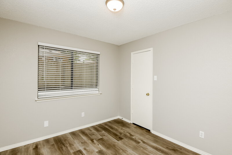2,275/Mo, 318 Valley Spring Dr Arlington, TX 76018 Bedroom View 2