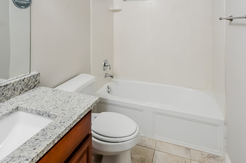 2,360/Mo, 1409 Samantha Creek Dr Little Elm, TX 75068 Bathroom View
