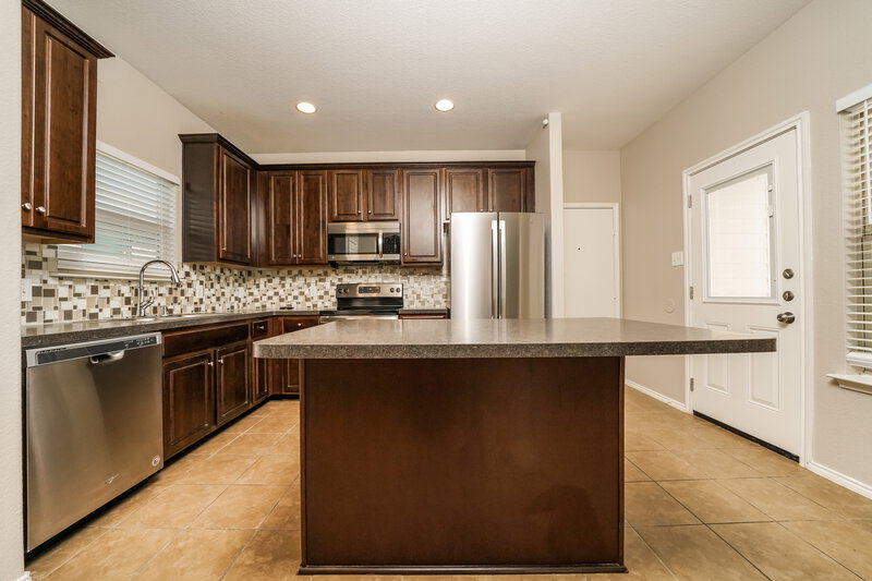 2,320/Mo, 1200 Sweetgum Dr Royse City, TX 75189 Kitchen View