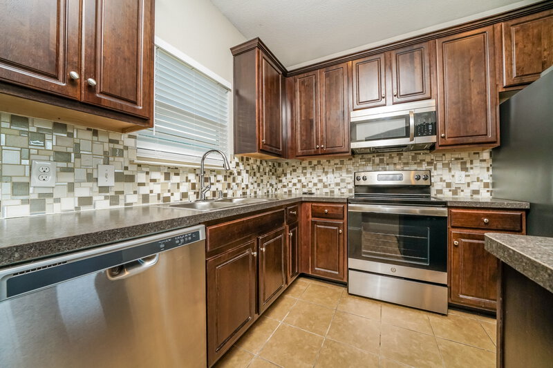 2,320/Mo, 1200 Sweetgum Dr Royse City, TX 75189 Kitchen View 2