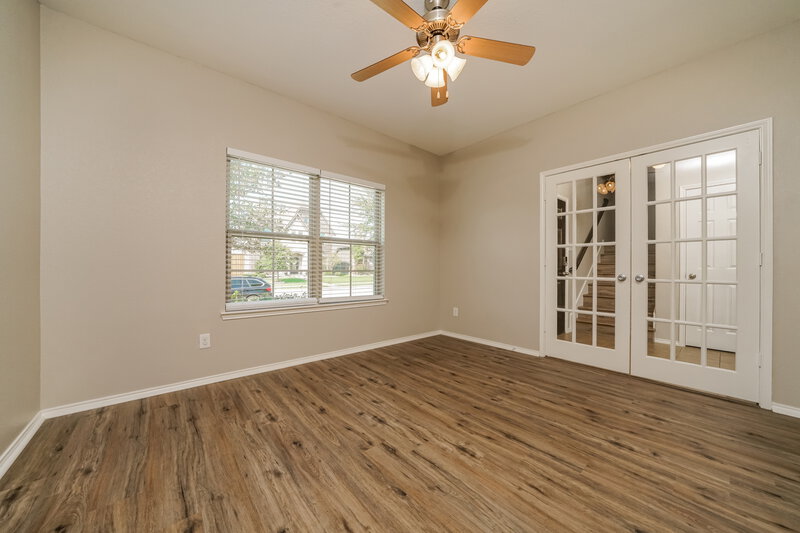 2,320/Mo, 1200 Sweetgum Dr Royse City, TX 75189 Office View