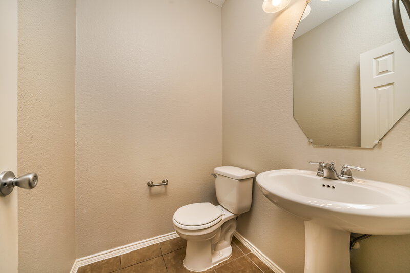 2,320/Mo, 1200 Sweetgum Dr Royse City, TX 75189 Bathroom View
