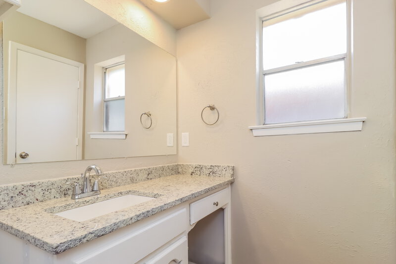 2,395/Mo, 8209 Saint Patrick St North Richland Hills, TX 76180 Main Bathroom View
