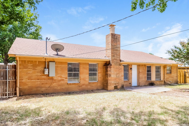 2,395/Mo, 8209 Saint Patrick St North Richland Hills, TX 76180 Rear View 2