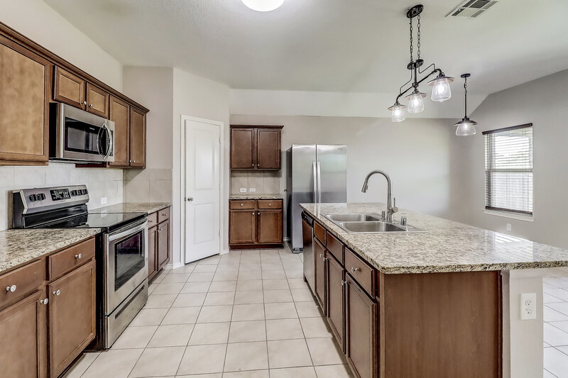 2,020/Mo, 2520 Caden Ct Forney, TX 75126 Kitchen View 3