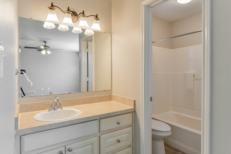 2,990/Mo, 6437 Starnes Rd Watauga, TX 76148 Main Bathroom View