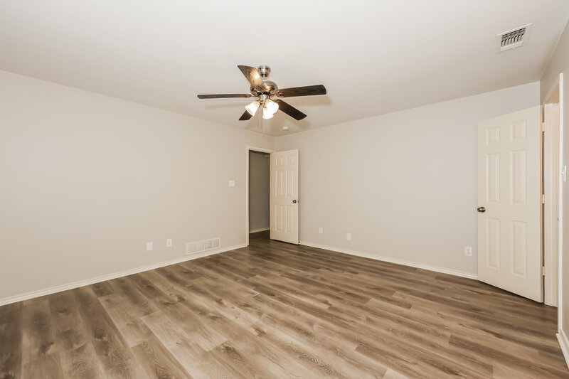 2,045/Mo, 6437 Starnes Rd Watauga, TX 76148 Main Bedroom View 2