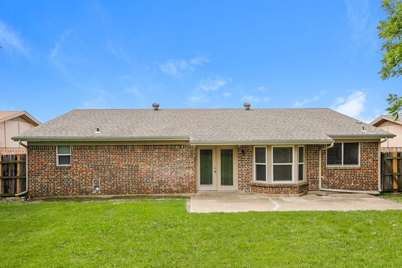 2,045/Mo, 6437 Starnes Rd Watauga, TX 76148 Rear View