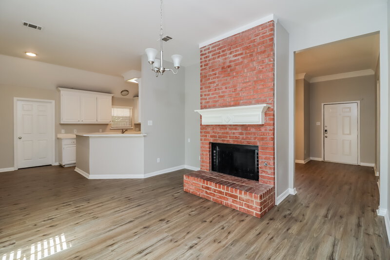 2,465/Mo, 6043 Copperfield Dr Arlington, TX 76001 Living Room View