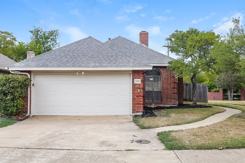 2,020/Mo, 101 Streamside Dr # A1 Desoto, TX 75115 External View