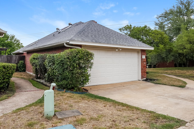 2,020/Mo, 101 Streamside Dr # A1 Desoto, TX 75115 Front View