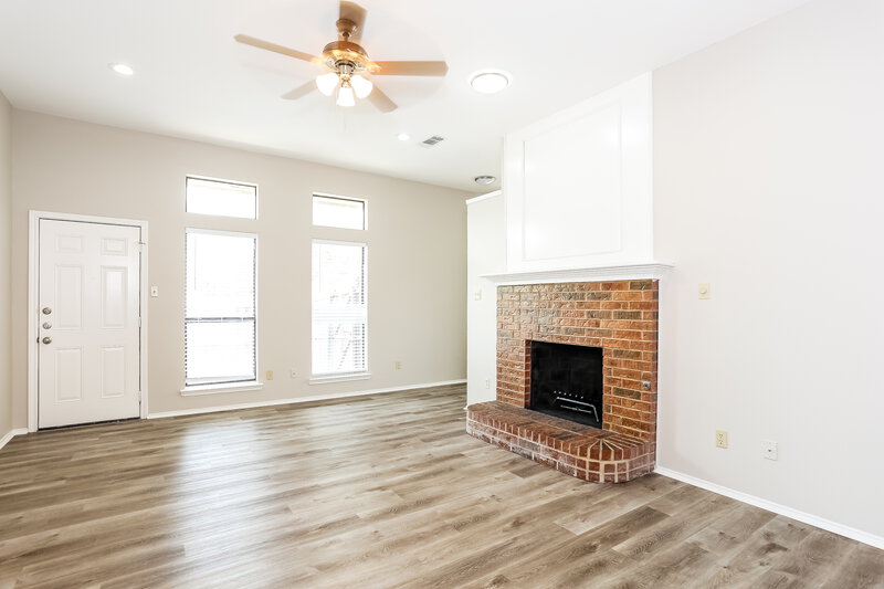 2,020/Mo, 101 Streamside Dr # A1 Desoto, TX 75115 Living Room View 2