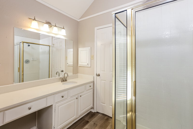 2,020/Mo, 101 Streamside Dr # A1 Desoto, TX 75115 Main Bathroom View