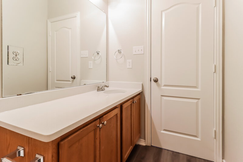 2,425/Mo, 1409 Danielle Creek Dr Little Elm, TX 75068 Bathroom View