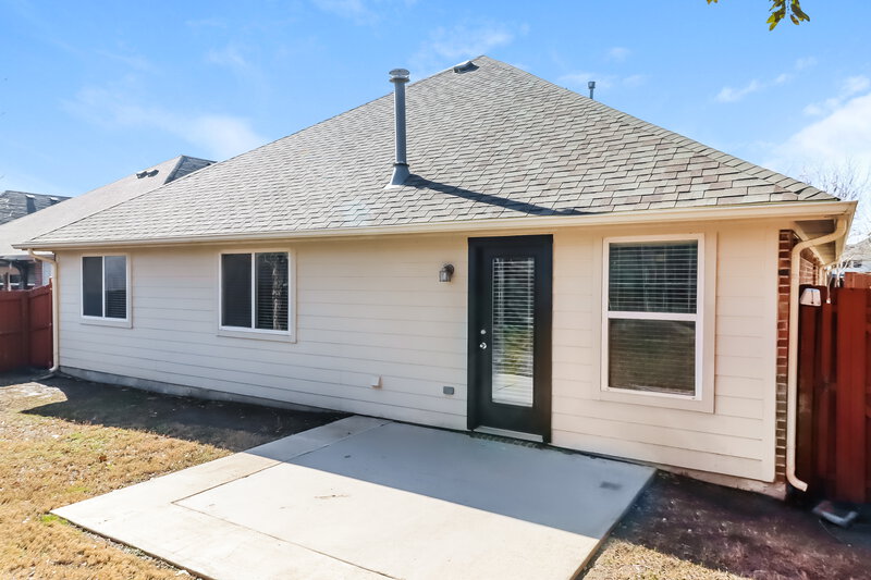 2,425/Mo, 1409 Danielle Creek Dr Little Elm, TX 75068 Rear View