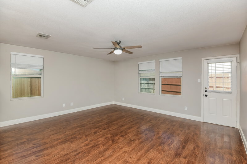2,270/Mo, 16128 Windsong Ct Fort Worth, TX 76247 Living Room View