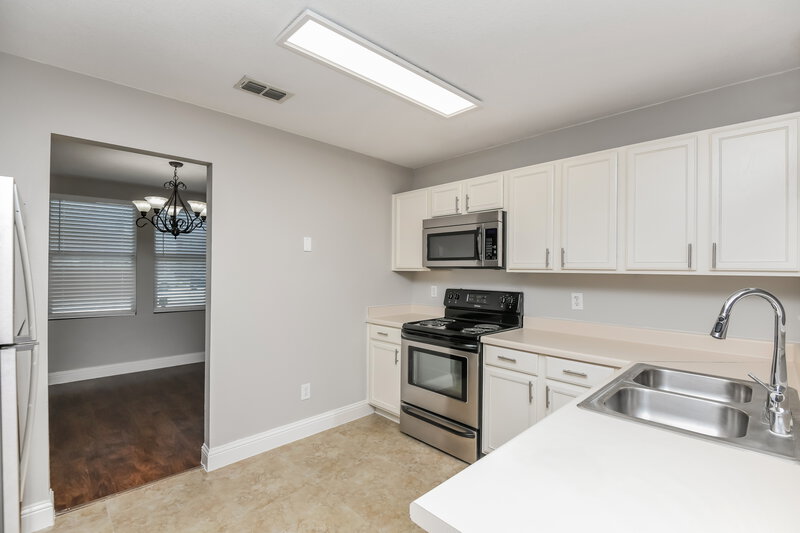 2,270/Mo, 16128 Windsong Ct Fort Worth, TX 76247 Kitchen View 2