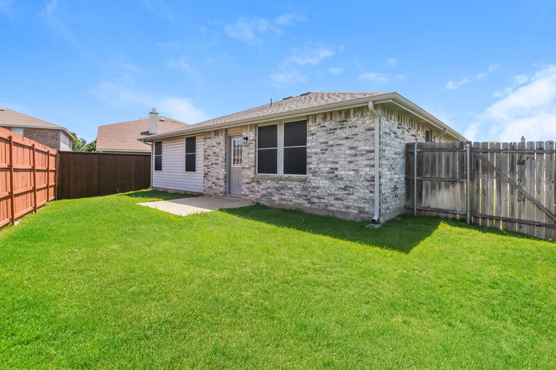 2,270/Mo, 16128 Windsong Ct Fort Worth, TX 76247 Rear View