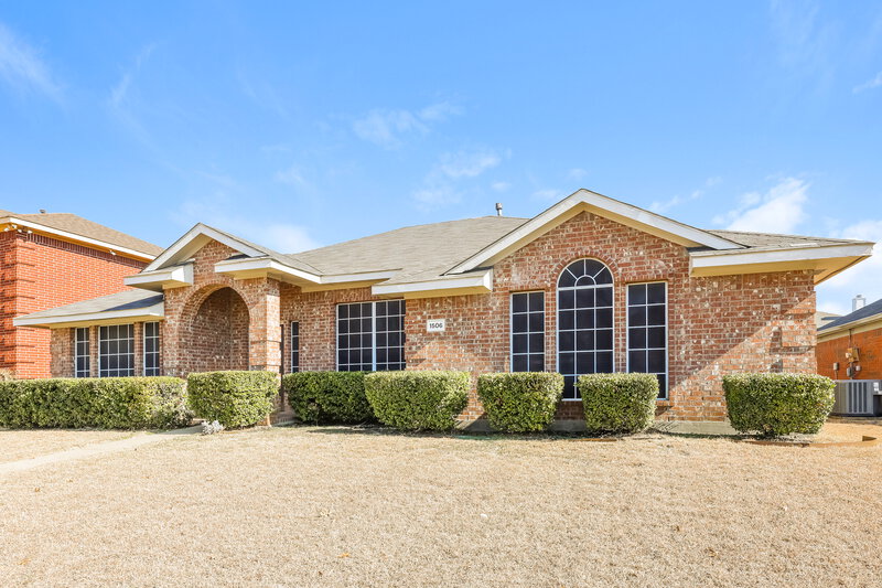 2,370/Mo, 1506 Chapman Dr Lancaster, TX 75134 Front View