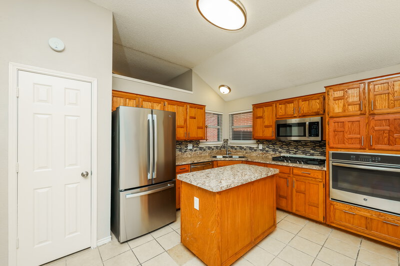 2,370/Mo, 1506 Chapman Dr Lancaster, TX 75134 Kitchen View