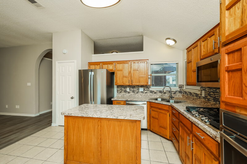 2,370/Mo, 1506 Chapman Dr Lancaster, TX 75134 Kitchen View 2