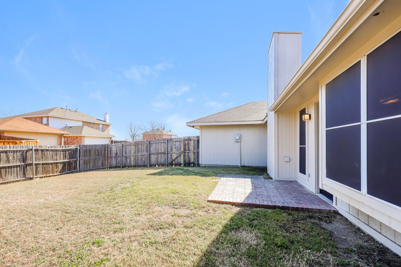 2,370/Mo, 1506 Chapman Dr Lancaster, TX 75134 Rear View 2