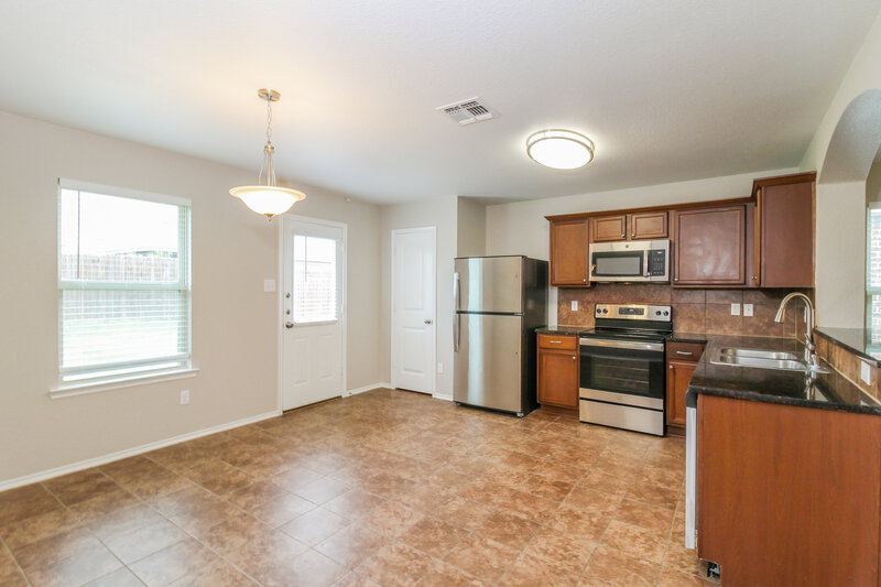 2,130/Mo, 1116 Bellevue Dr Princeton, TX 75407 Dining Room View 2