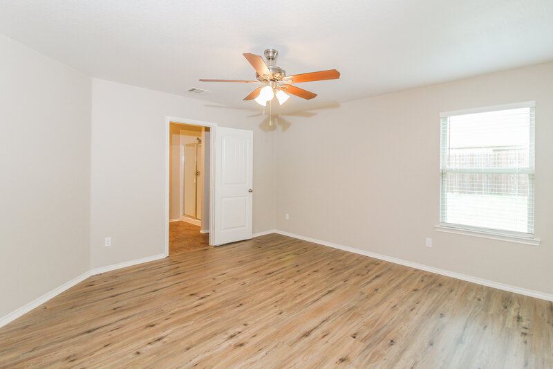 2,130/Mo, 1116 Bellevue Dr Princeton, TX 75407 Main Bedroom View