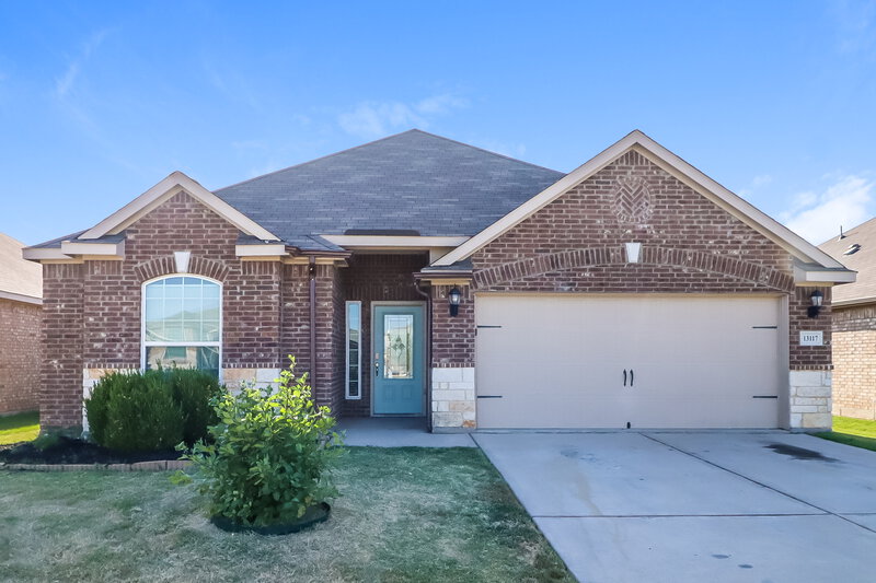2,060/Mo, 13117 Tower Ln Crowley, TX 76036 External View