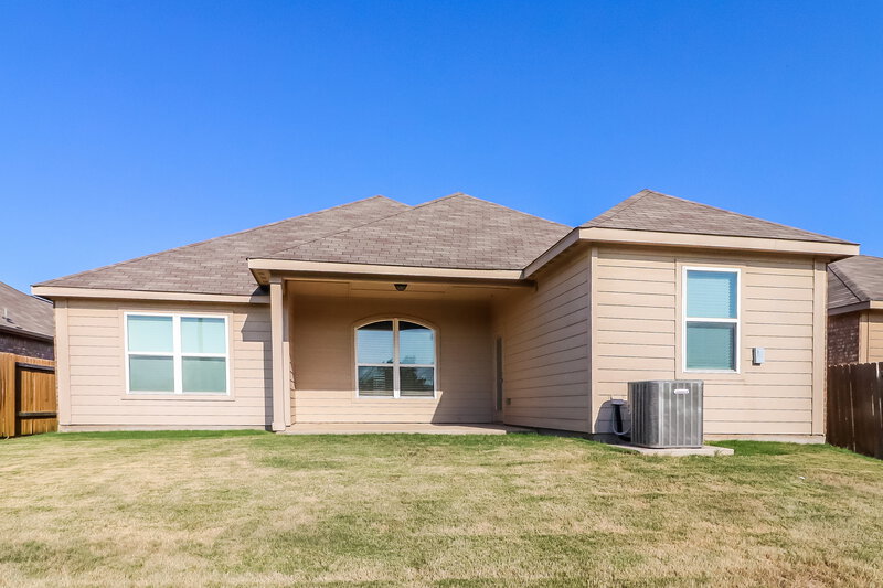 2,060/Mo, 13117 Tower Ln Crowley, TX 76036 Misc View 17