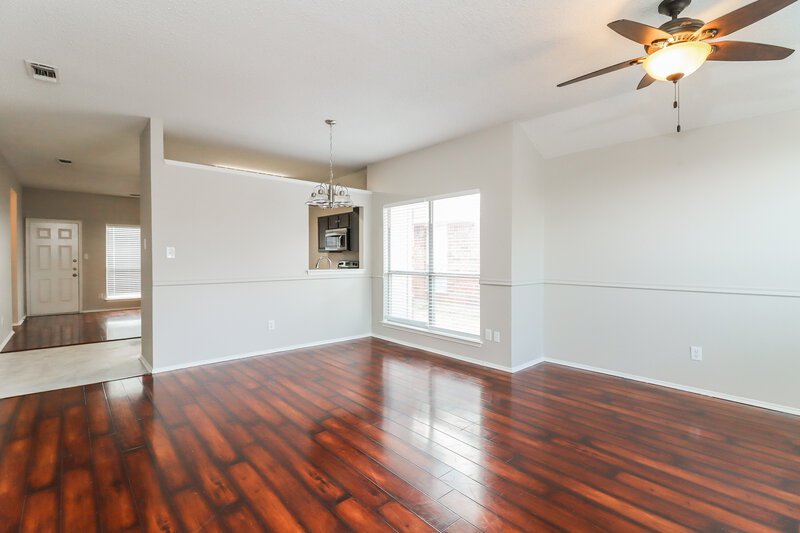 2,185/Mo, 208 Rosewood Ln Cedar Hill, TX 75104 Living Room View