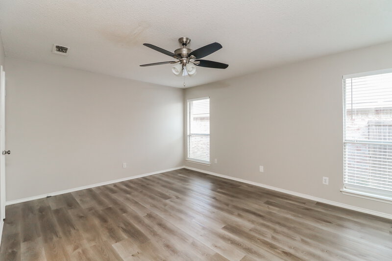 2,185/Mo, 208 Rosewood Ln Cedar Hill, TX 75104 Main Bedroom View 2