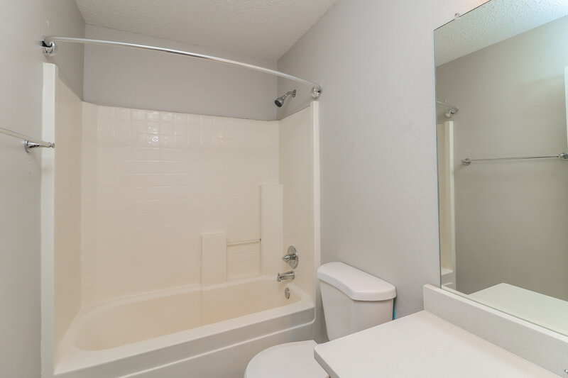 2,185/Mo, 208 Rosewood Ln Cedar Hill, TX 75104 Bathroom View