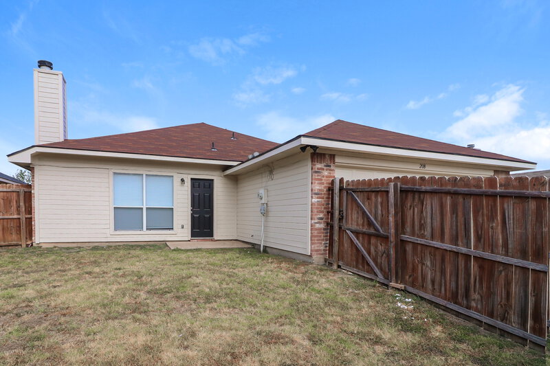 2,185/Mo, 208 Rosewood Ln Cedar Hill, TX 75104 Rear View