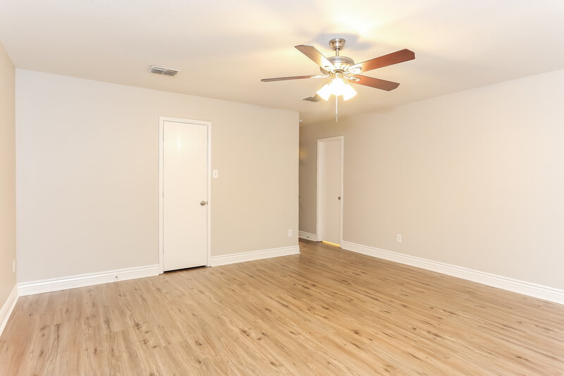 2,440/Mo, 8126 Stowe Springs Ln Arlington, TX 76002 Main Bedroom View 2